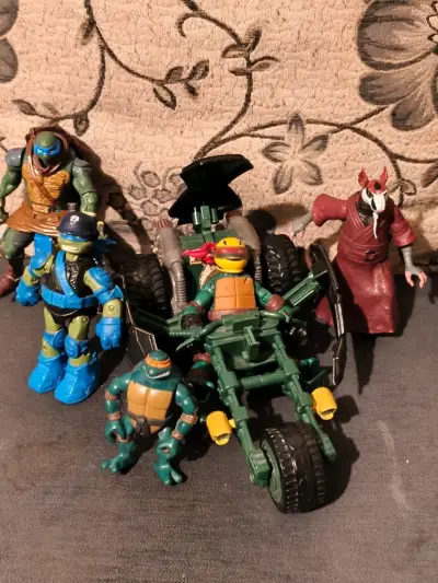 Set de figuras Tortugas Ninja con vehículo - miniatura 2