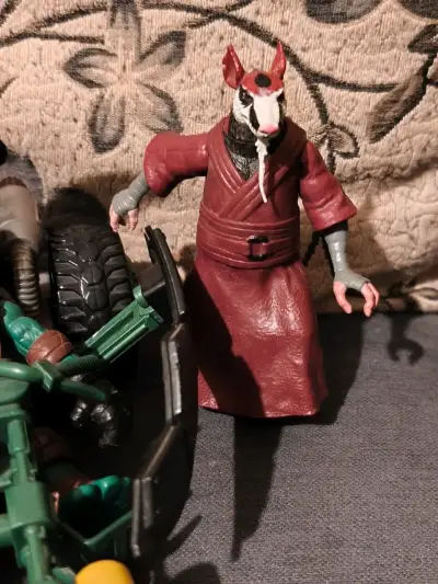 Set de figuras Tortugas Ninja con vehículo - miniatura 3