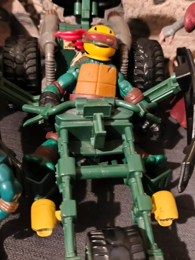 Set de figuras Tortugas Ninja con vehículo - 4