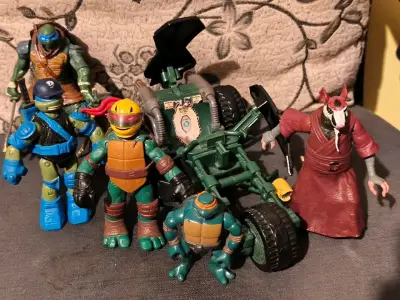 Set de figuras Tortugas Ninja con vehículo - miniatura 5