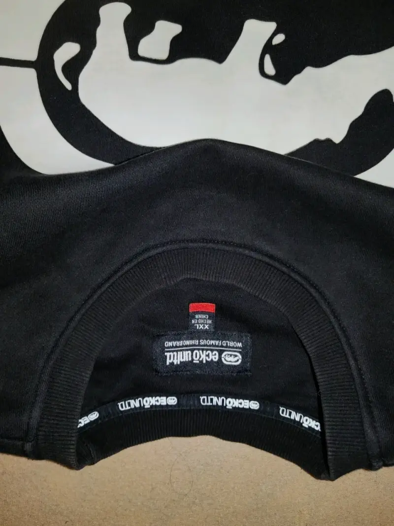 Polerón negro marca ecko - 2