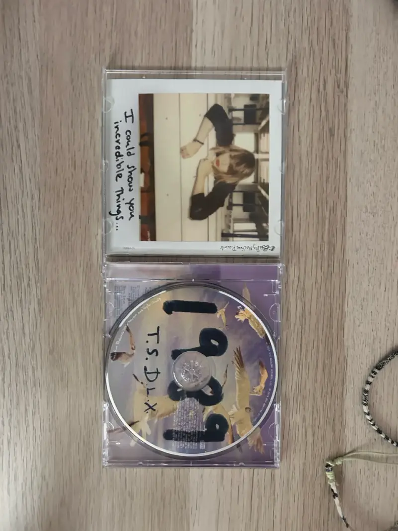 CD 1989 deluxe con polaroids - Taylor Swift - 3