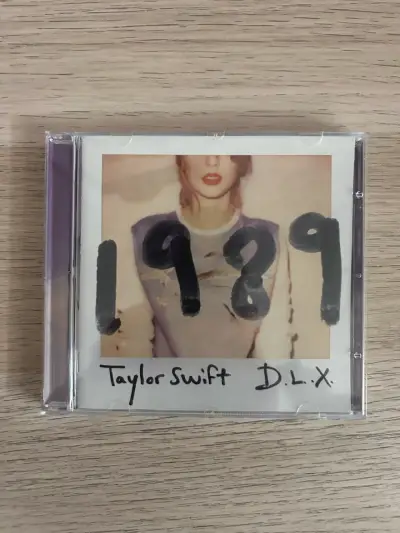 CD 1989 deluxe con polaroids - Taylor Swift - miniatura 5