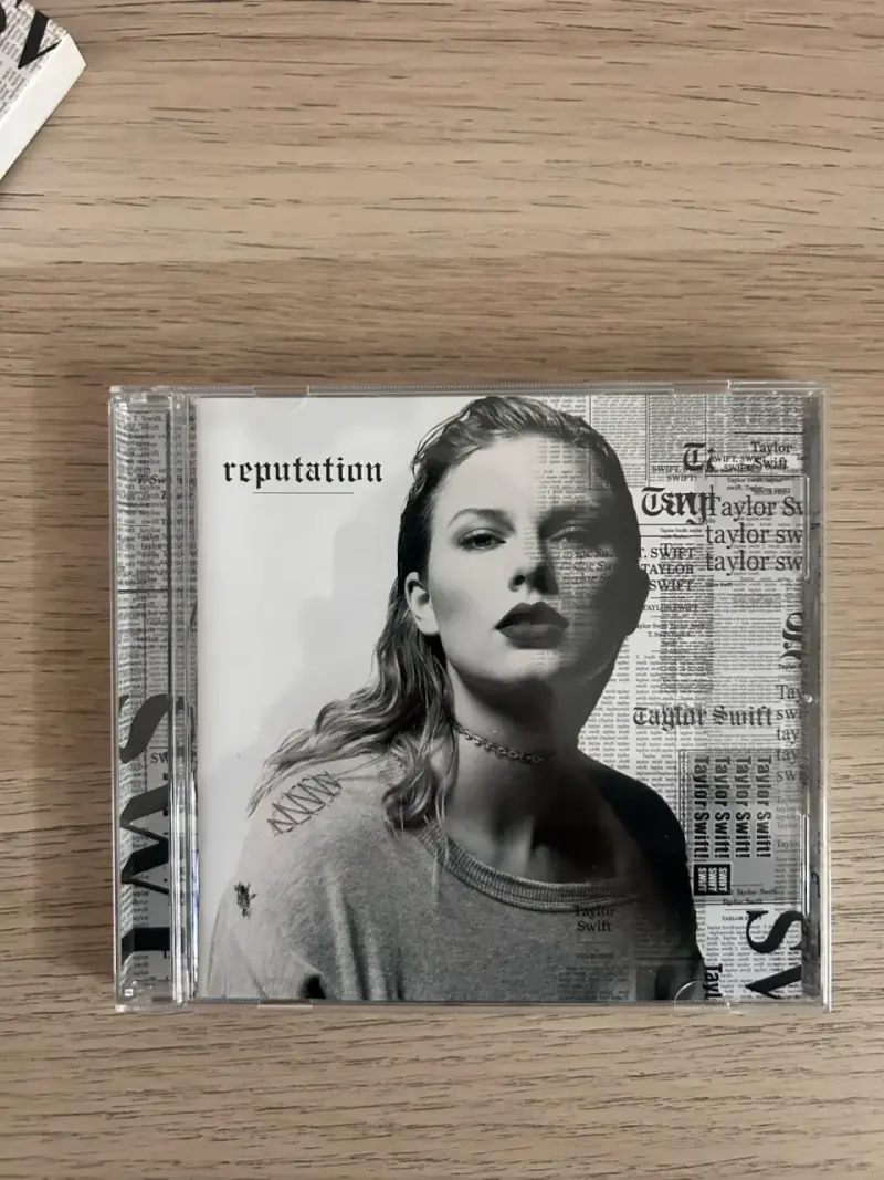 CD Taylor Swift Reputation con posters - 2