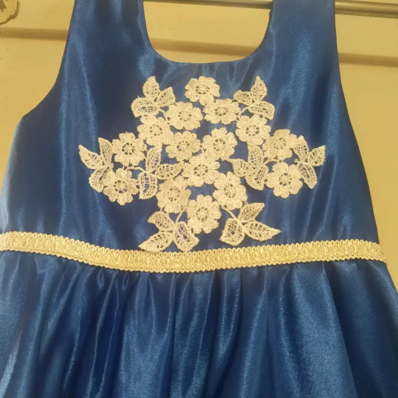 Vestido azul de fiesta para niña con encaje - 3