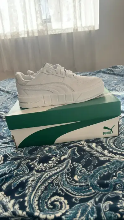 Zapatillas blancas Puma deportivas - miniatura 1