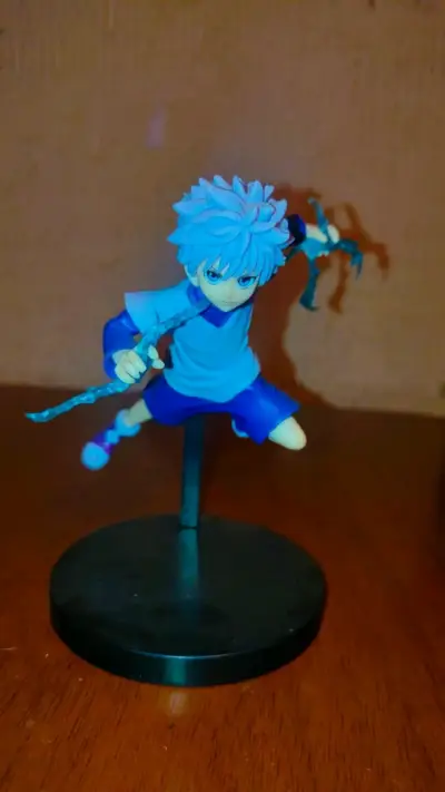 Figura de anime killua con camiseta estampada - miniatura 4