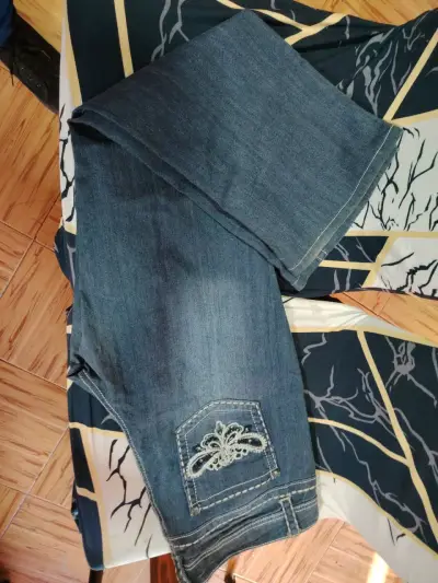 Lote de Jeans azul oscuro con diseño en bolsillo - miniatura 6
