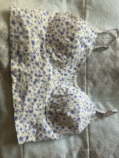 Top de tirantes con estampado floral azul talla M - miniatura 1