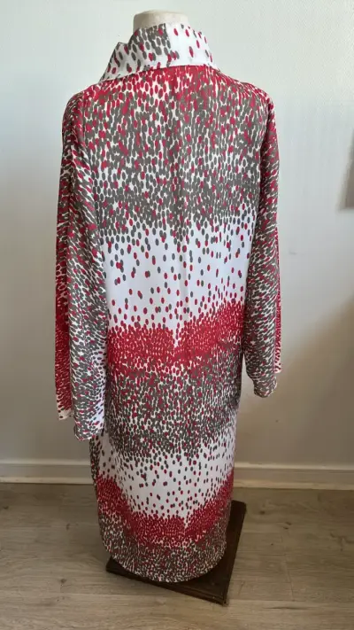 Kimono estampada en rojo y blanco - miniatura 2