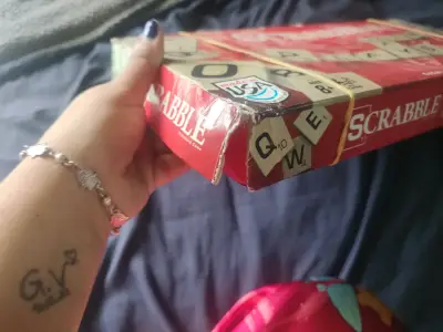 Juego de mesa Scrabble clásico - miniatura 2