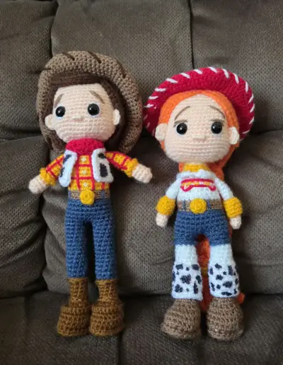 Muñecos amigurumi de vaqueros tejidos a mano - miniatura 1