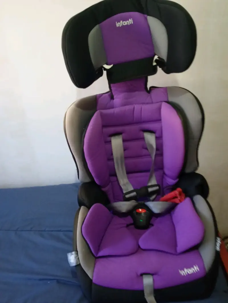 Silla de auto Infanti morada para niños - 3