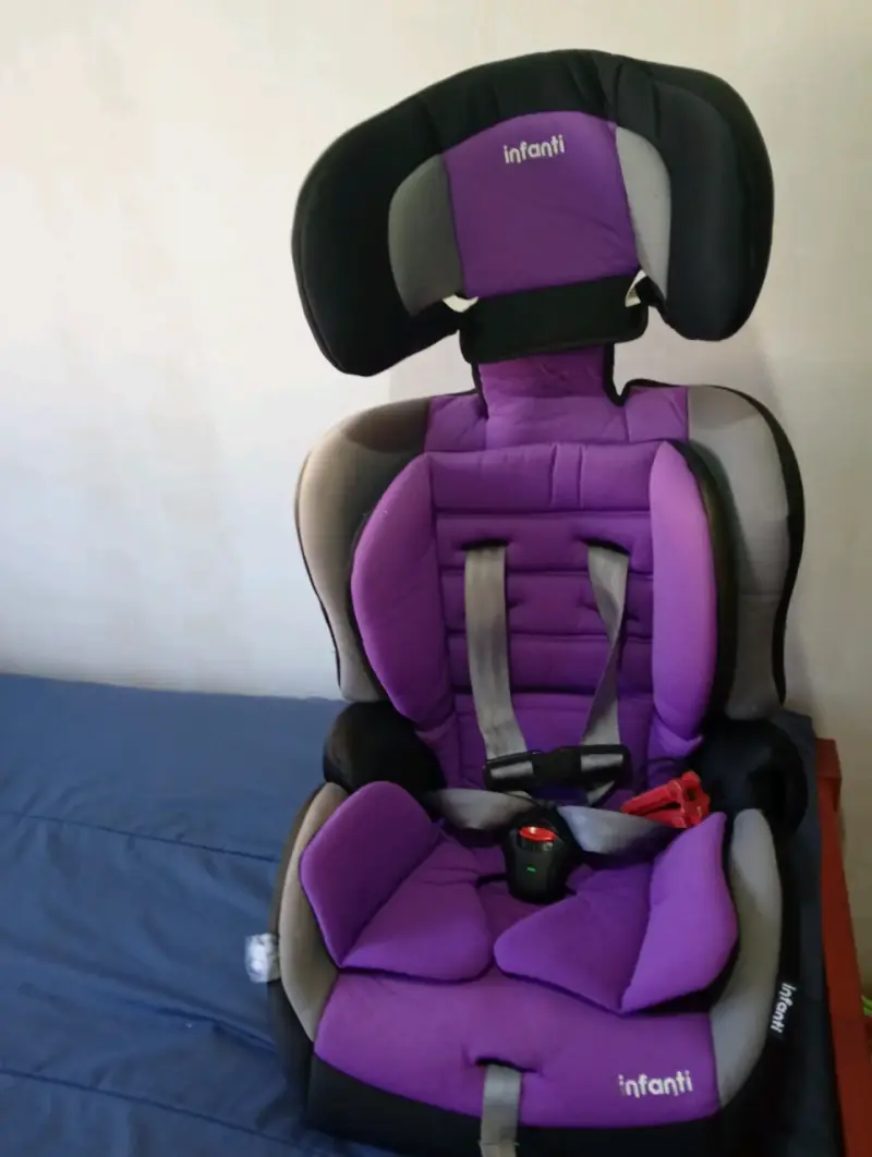 Silla de auto Infanti morada para niños - 4