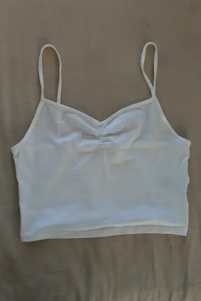 Top blanco de tirantes delgados - miniatura 1