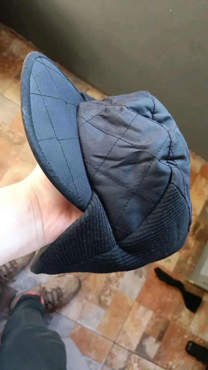 Gorro de invierno acolchado negro - 1