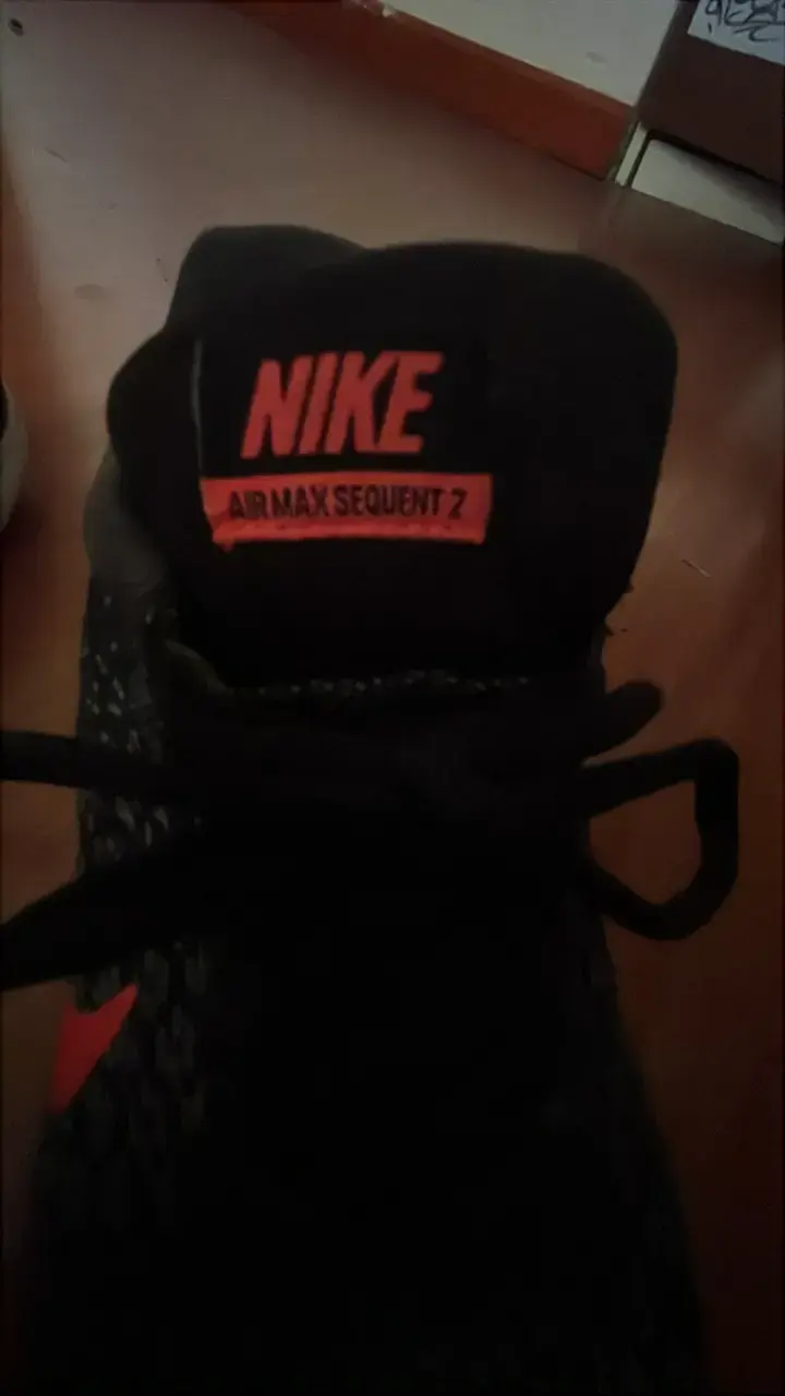 Zapatillas deportivas Nike negras y naranjas - 4