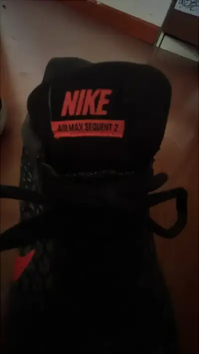 Zapatillas deportivas Nike negras y naranjas - miniatura 4