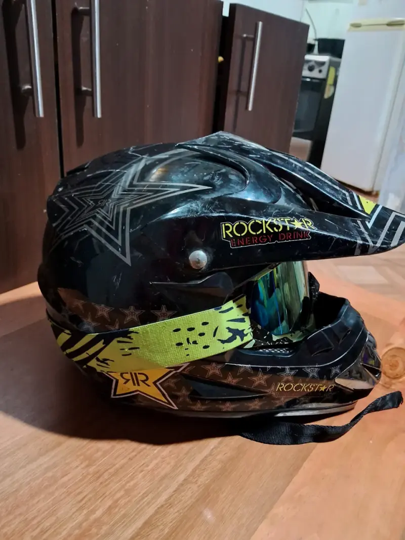 Casco motocross Rockstar con diseño gráfico - 2
