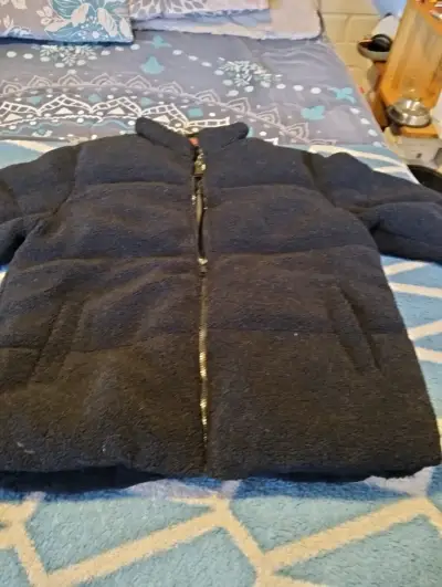 Chaqueta de abrigo negra con cierre - miniatura 1