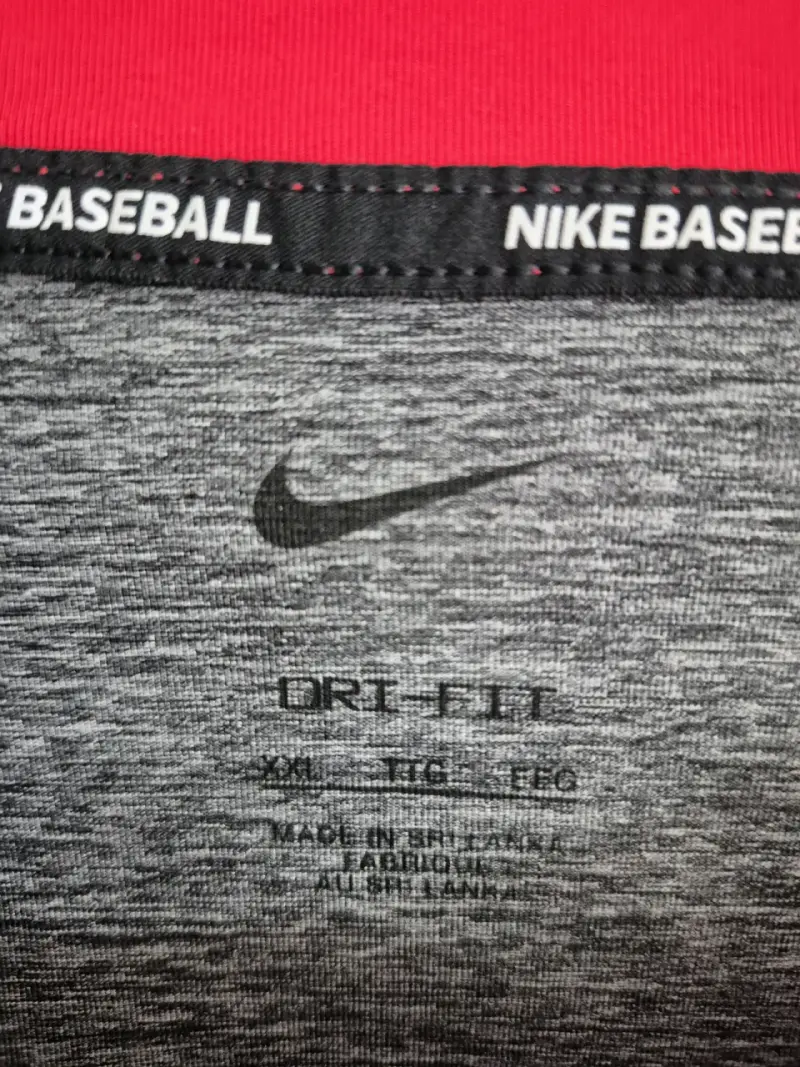 Polera Nike de béisbol gris y roja - 2
