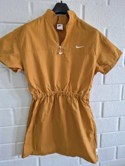 Vestido deportivo Nike color mostaza - miniatura 1