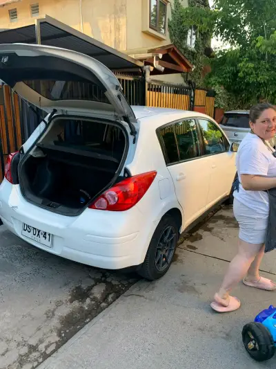 Auto compacto blanco en buen estado km 114.000 - miniatura 1