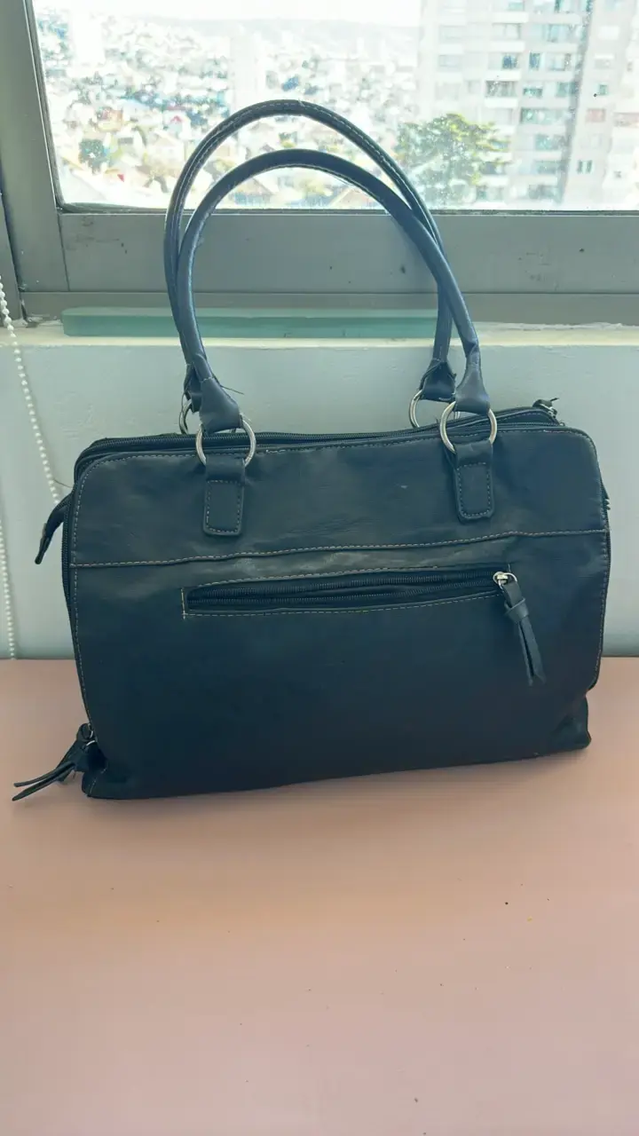 Bolso de cuero negro elegante - 2