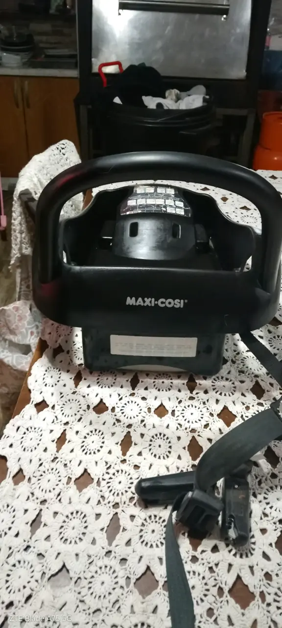Silla de auto para bebé con base - 3