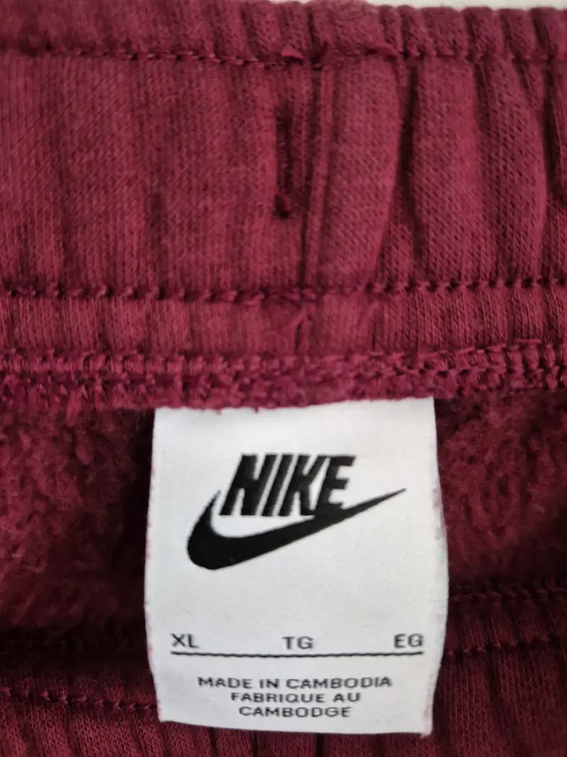 Pantalones deportivos Nike burdeos con bolsillos - 2