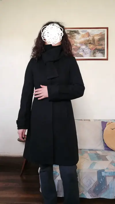 Abrigo negro elegante para mujer - miniatura 1