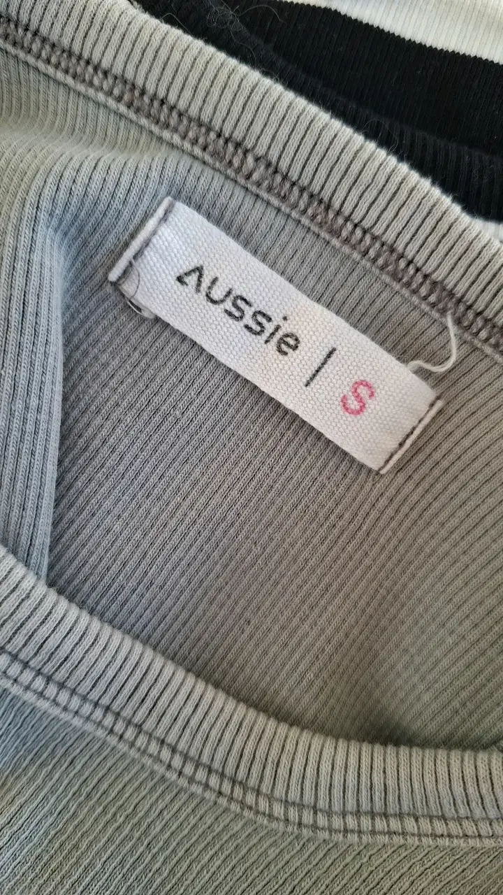 Polera sin mangas gris degradado Aussie - 3
