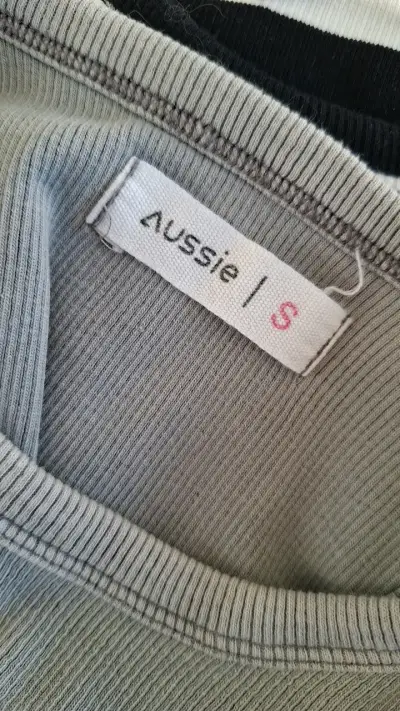 Polera sin mangas gris degradado Aussie - miniatura 3
