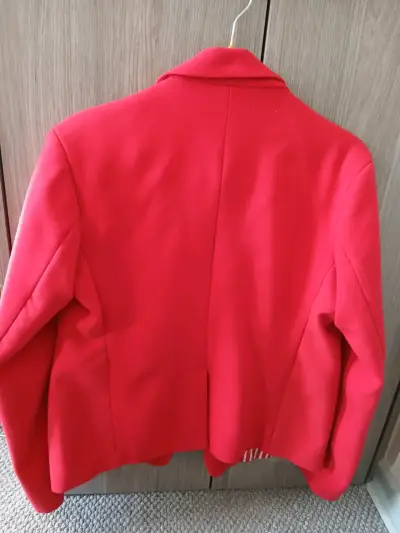 Blazer rojo mujer talla M con forro a rayas - miniatura 2
