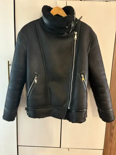 Chaqueta de cuero negra con forro de lana - miniatura 1