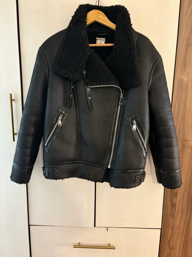 Chaqueta de cuero negra con forro de lana - 2