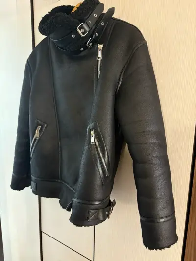 Chaqueta de cuero negra con forro de lana - miniatura 4