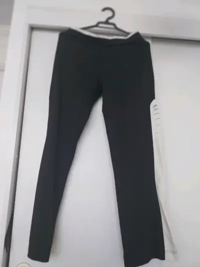 Leggings deportivos negros para mujer - miniatura 1