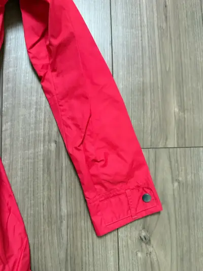 Abrigo mujer impermeable rojo con capucha - miniatura 3