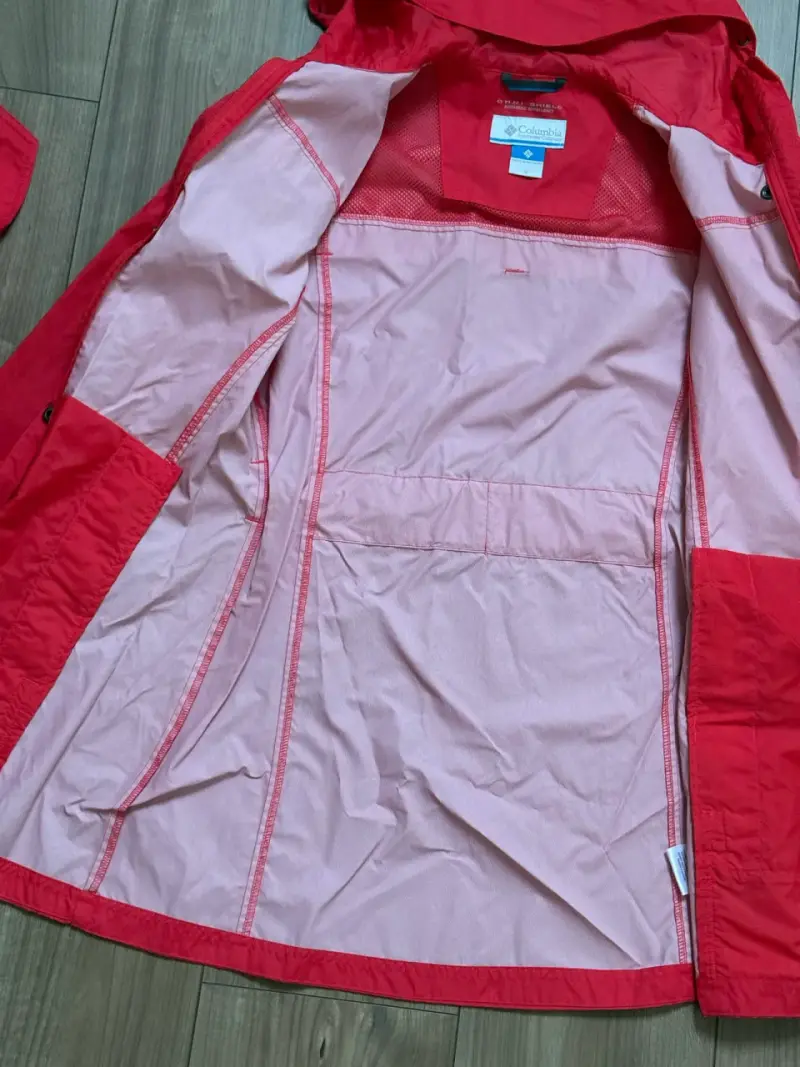 Abrigo mujer impermeable rojo con capucha - 5