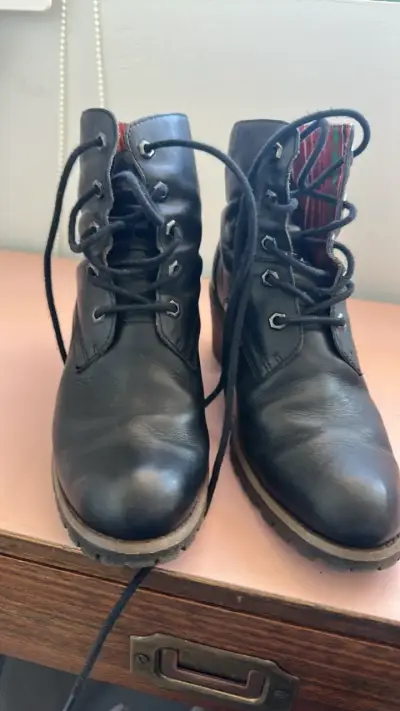 Botas de cuero negro para mujer - miniatura 1