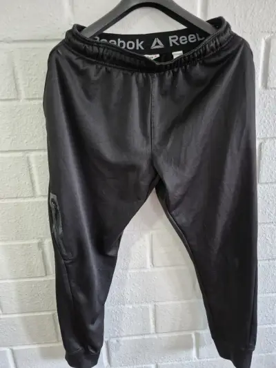Pantalones deportivos Reebok negros - miniatura 1