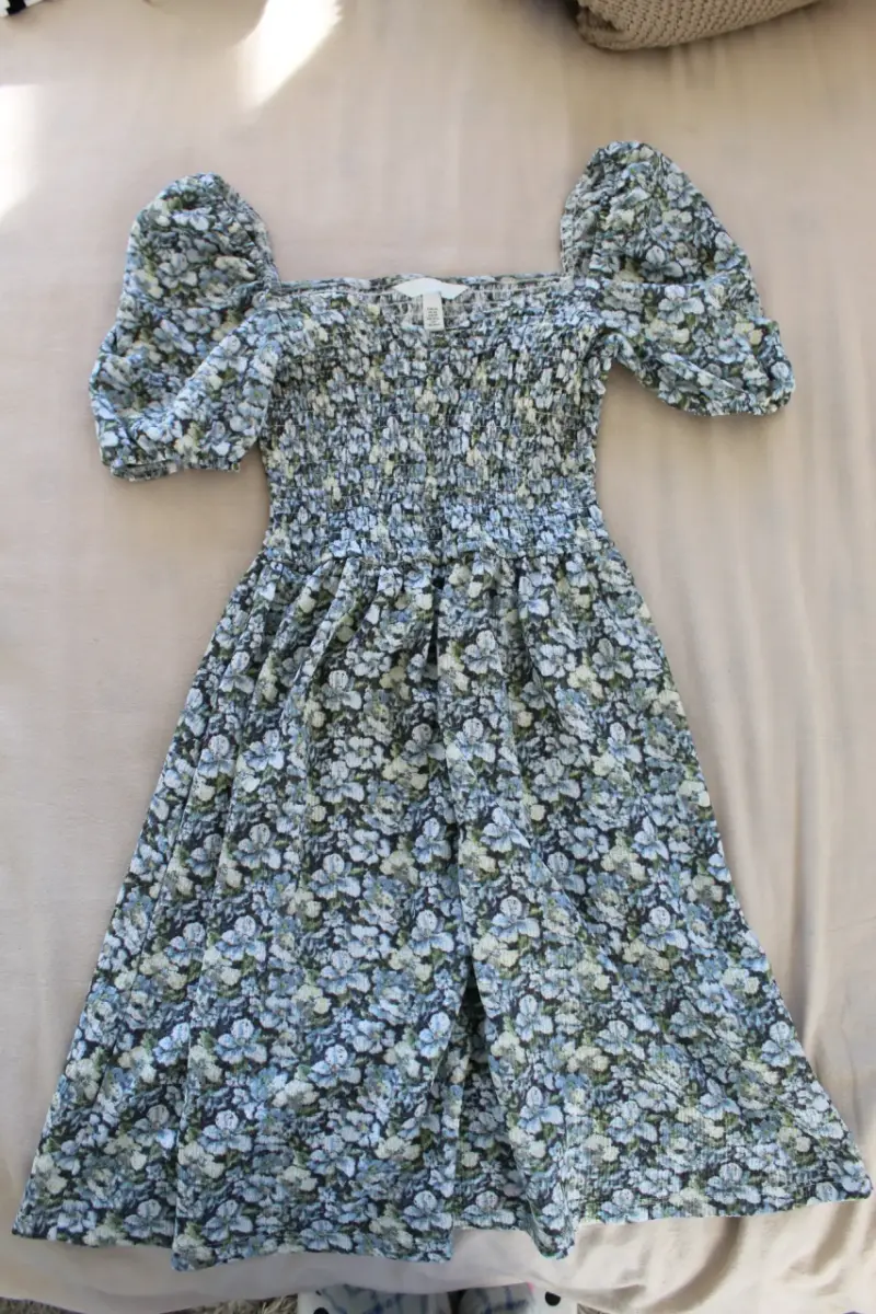Vestido floral con mangas cortas globo - 1