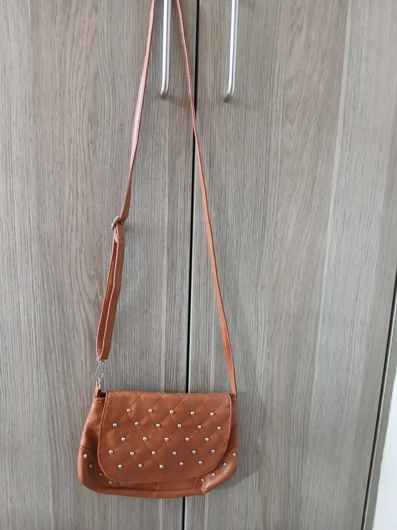 Bandolera marrón con tachas - 2