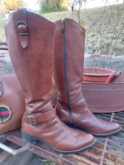 Botas de cuero marrón con hebilla - miniatura 1