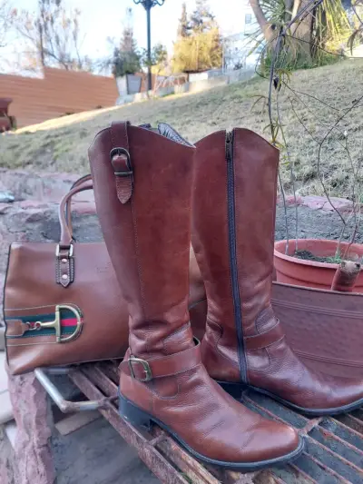 Botas de cuero marrón con hebilla - miniatura 2