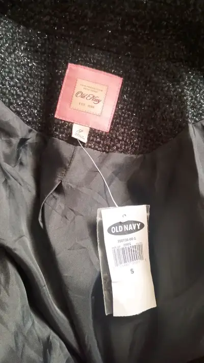 Chaqueta corta negra con brillo elegante - miniatura 2