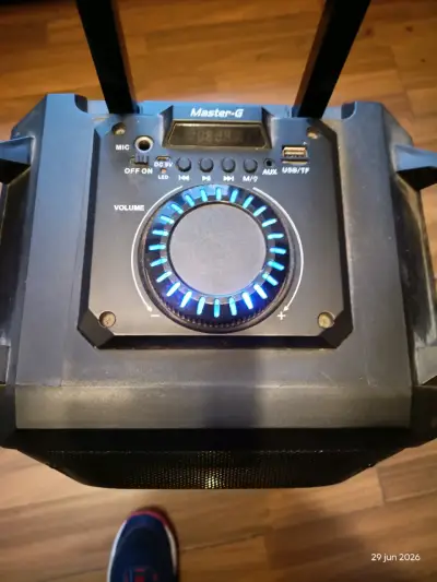 Parlante portátil Master G con luces LED - miniatura 2