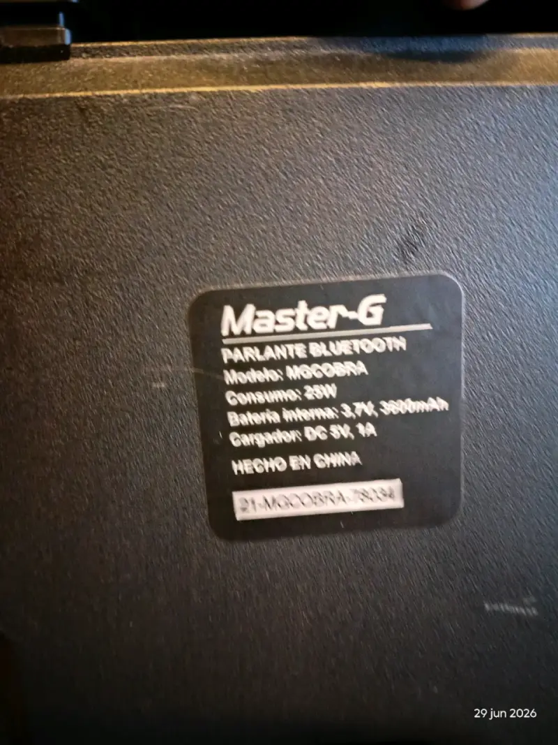 Parlante portátil Master G con luces LED - 3