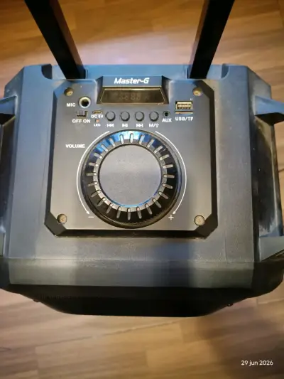 Parlante portátil Master G con luces LED - miniatura 4